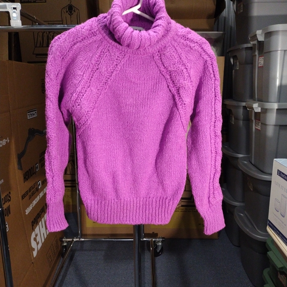 Regina Porter Sweaters - Elegant Lilac Cable Knit Sweater